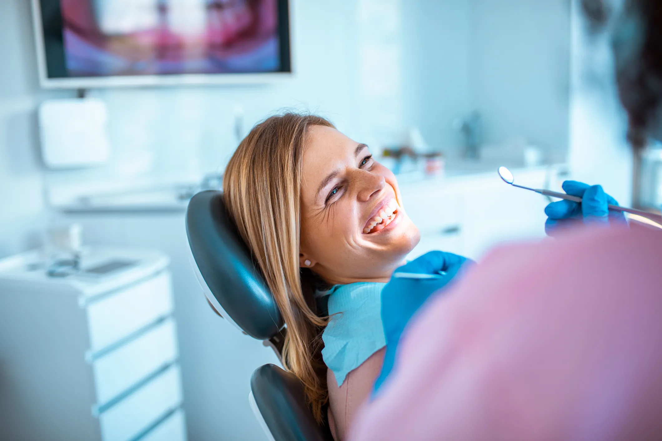 Jakie folie nadają się do ochrony urządzeń stomatologicznych?